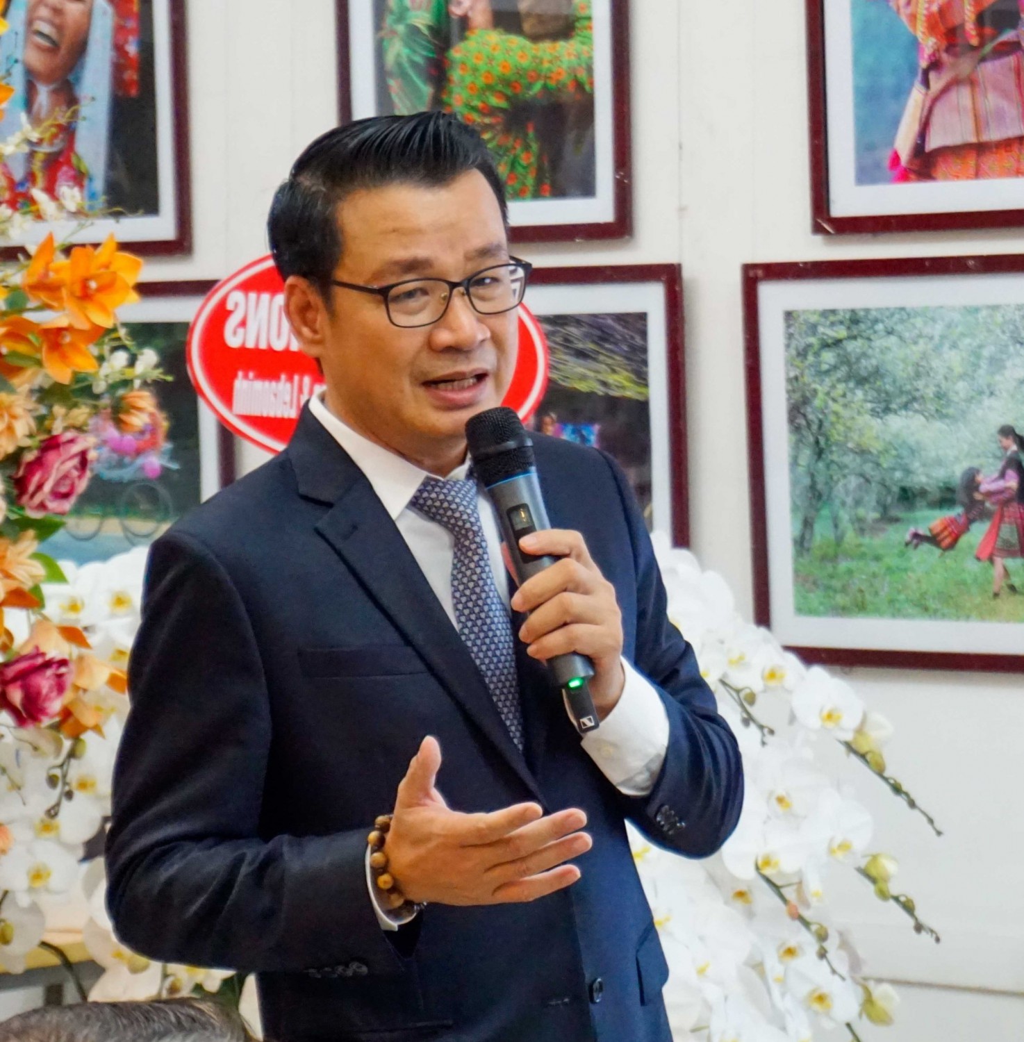Nhà báo, Luật gia Hoàng Tuấn